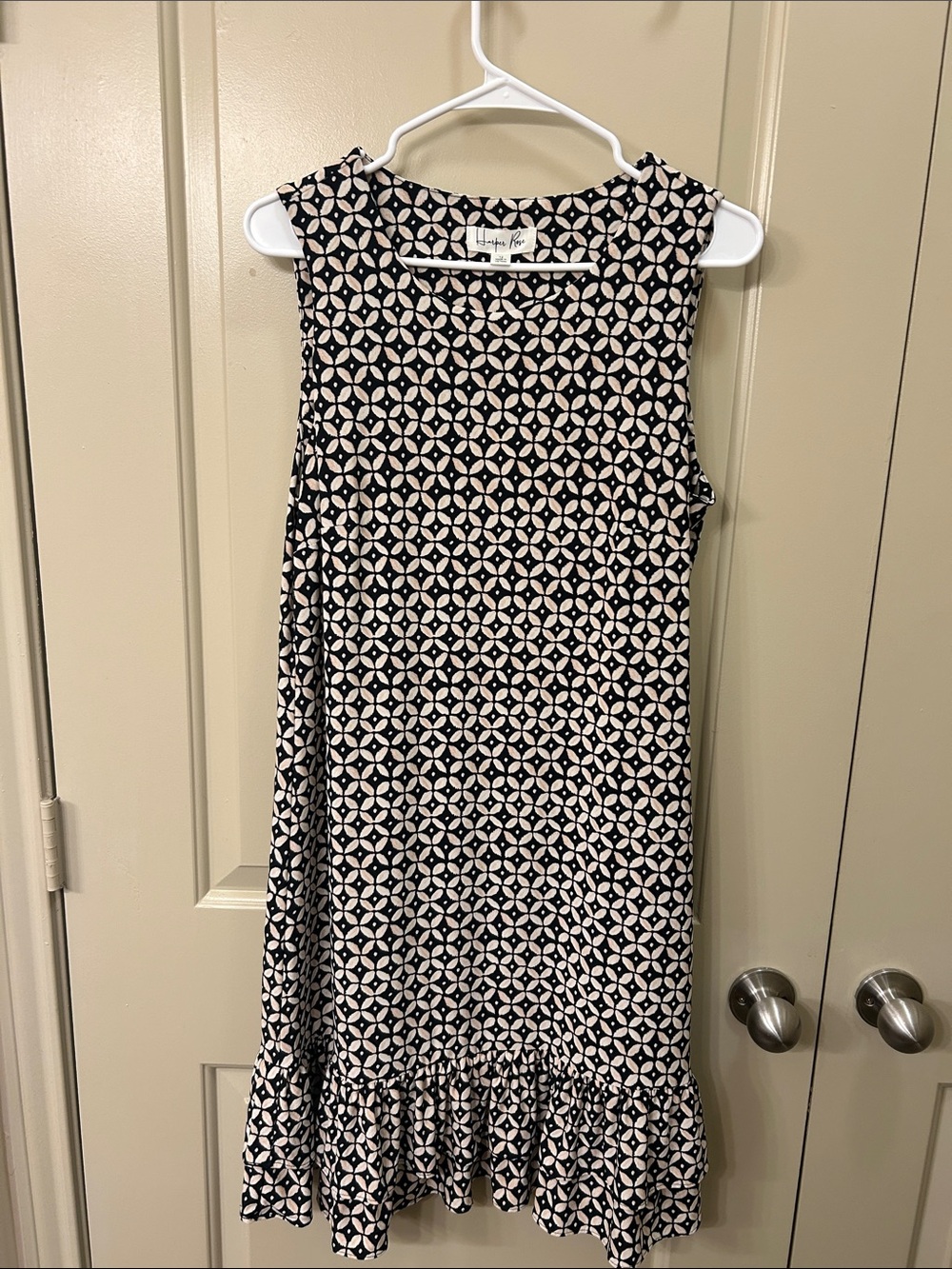 Sleeveless Geo-Print Midi Dress in Black and Cream